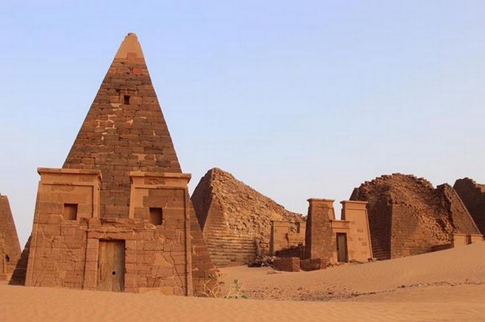 Meroe piramidės, Sudanas